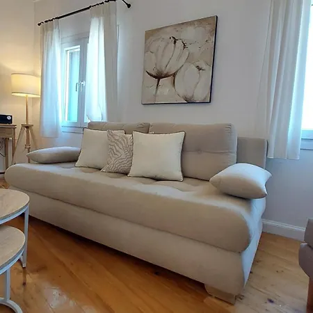 Loft Apartment *